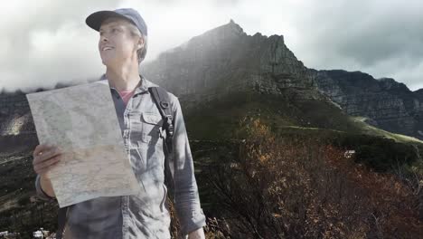 excursionista con un video del mapa