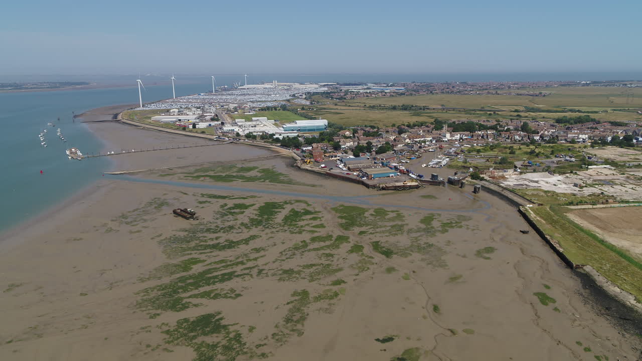 vista aérea de queenborough en la isla de sheppey, kent, reino unido
