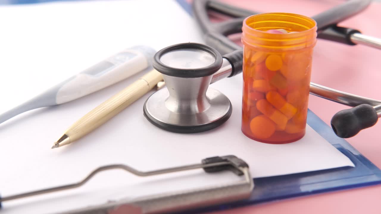 equipamento médico e medicamentos