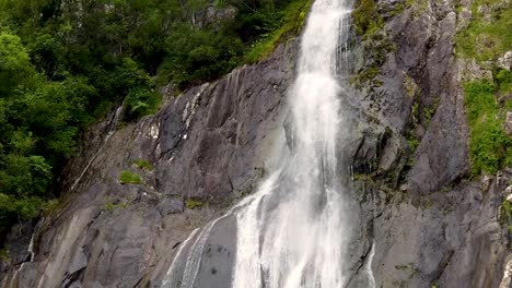 Aber-Falls-in-slow-motion,-Abergwyngregyn,-Gwynedd,-North-Wales,-UK