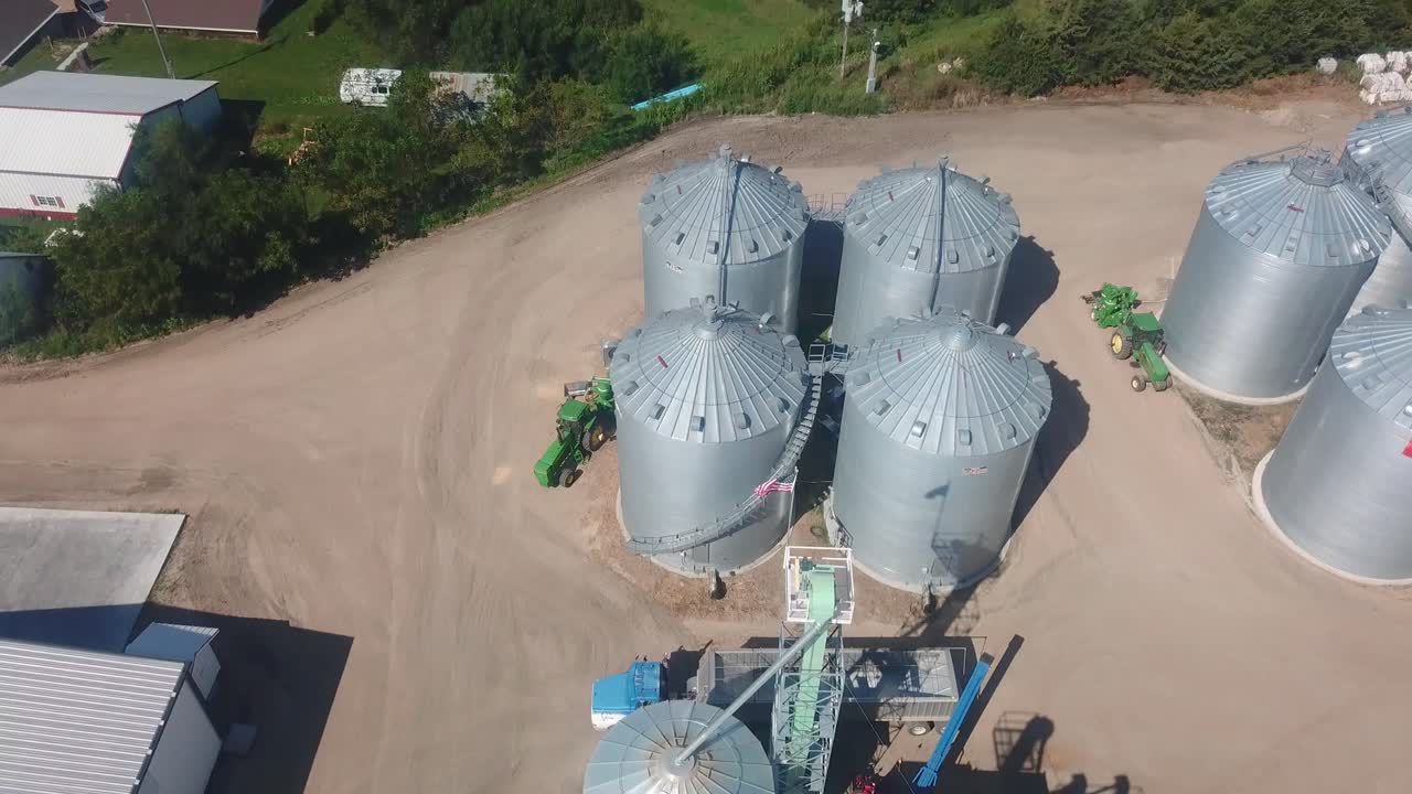 vista aérea de drones de una agroindustria que exporta semillas cubiertas ubicadas en nebraska usa-1