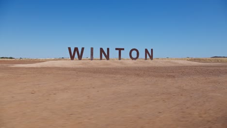 位於澳洲昆士蘭州 (outback queensland) 的溫頓 (winton)