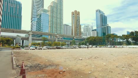 Looking-around-at-the-hospital-in-Bangkok