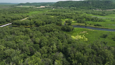 discover the natural, picturesque us countryside nearby mississippi river