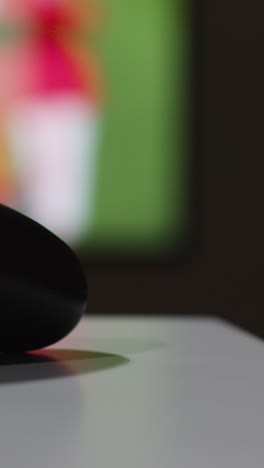 video vertical de primer plano macro controlador de videojuego juego deportivo fondo de pantalla
