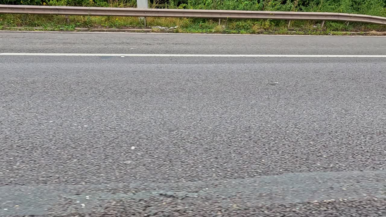 도로 구조와 표시의 근접 시각