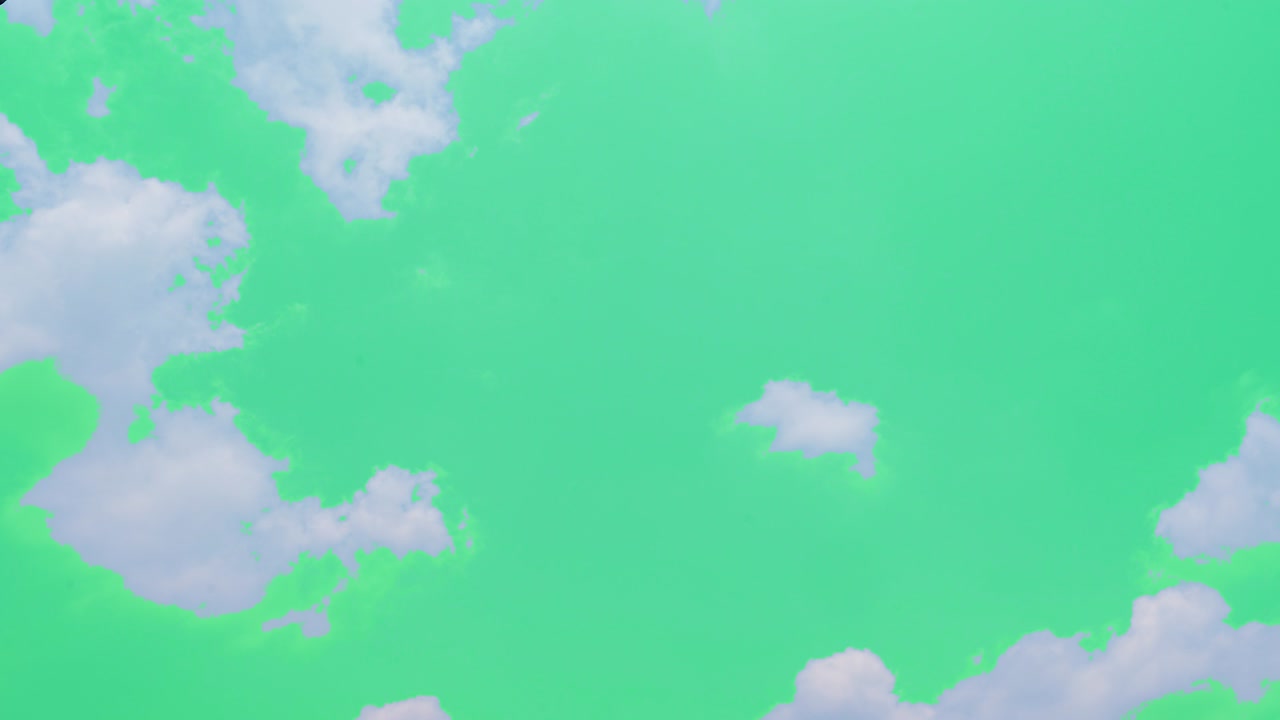 pantalla verde de nubes blancas en movimiento con resolución de 4k.
