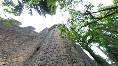 Torre-Defensiva-Del-Castillo-En-El-Monte-Titán-En-San-Marino.