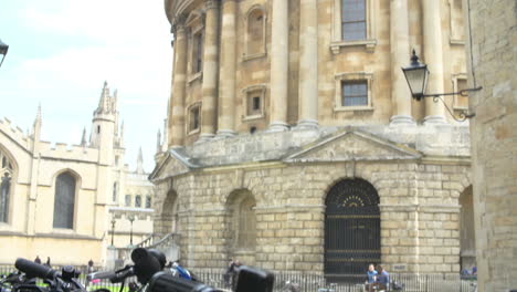 exterior view of the oxford radcliffe camera