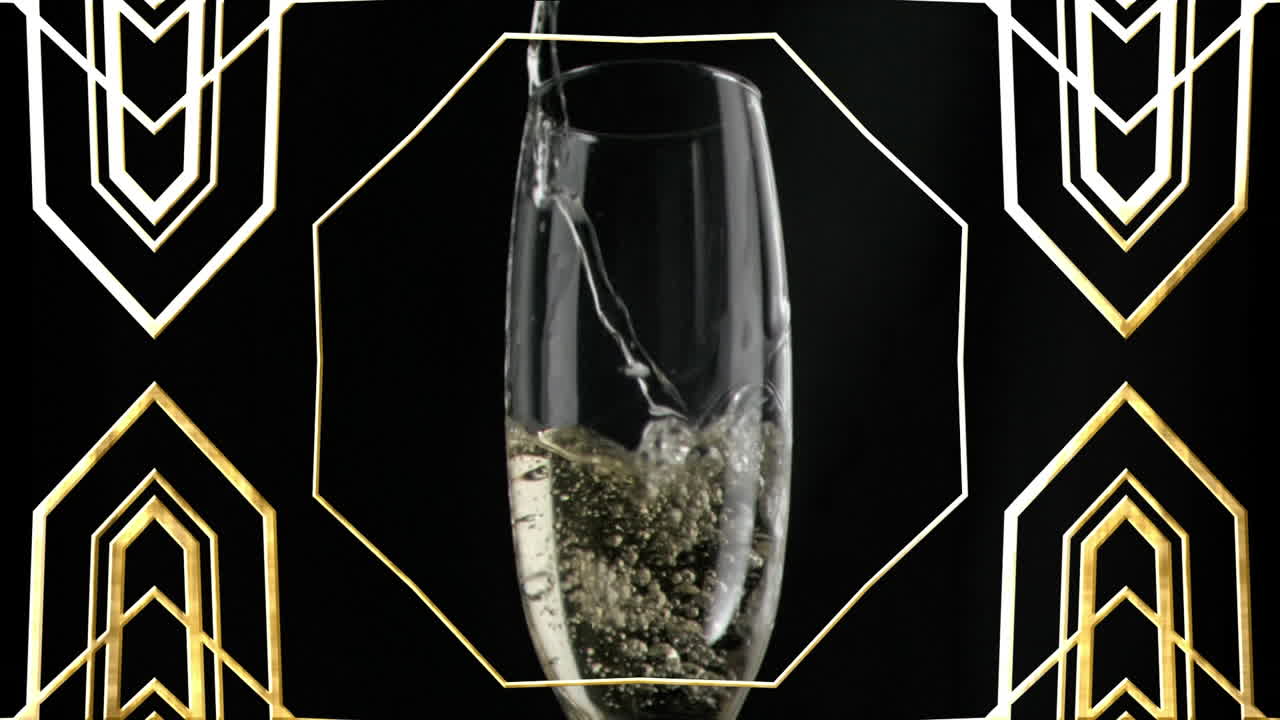 페인이 검은색 배경에 추상적인 패턴을 통해 플루트 글래스에 부어지는 애니메이션