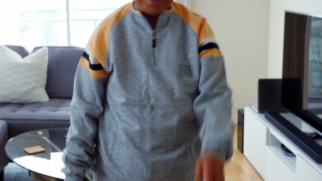 mujer mayor haciendo ejercicio