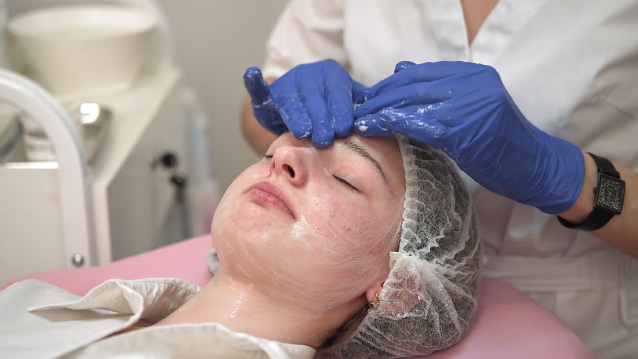 스파에서 얼굴 치료