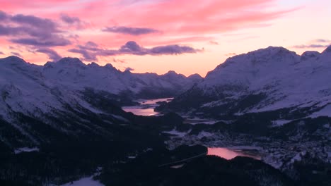 Beautiful-time-lapse-shot-of-sunset-behind-a-mountain-town-1