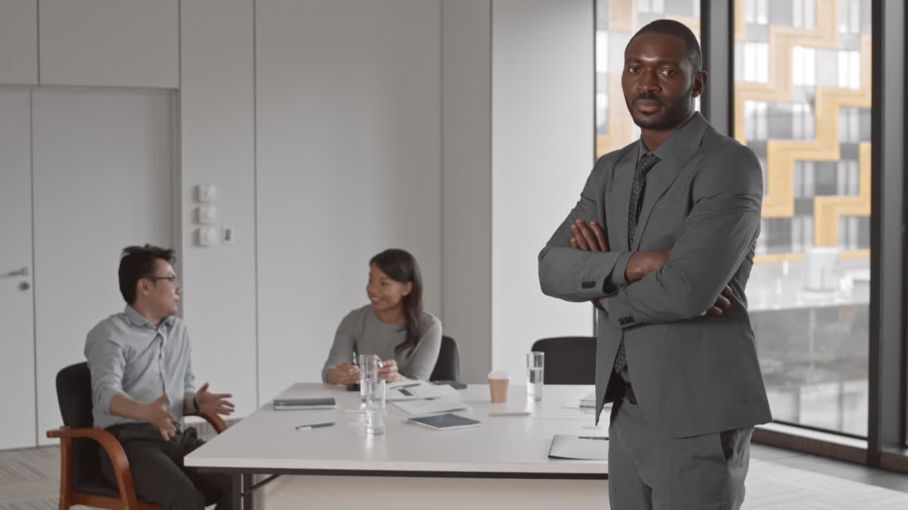 imprenditori che lavorano in ufficio