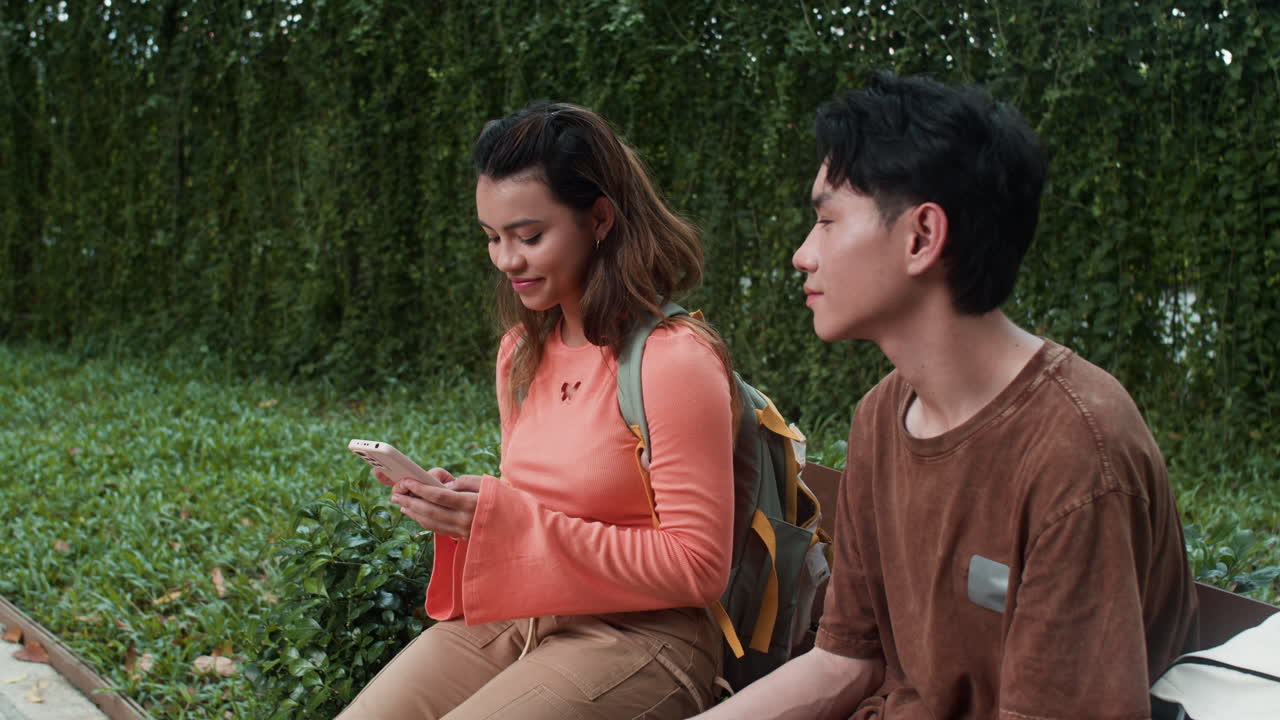 사랑에 빠진 아시아 십대