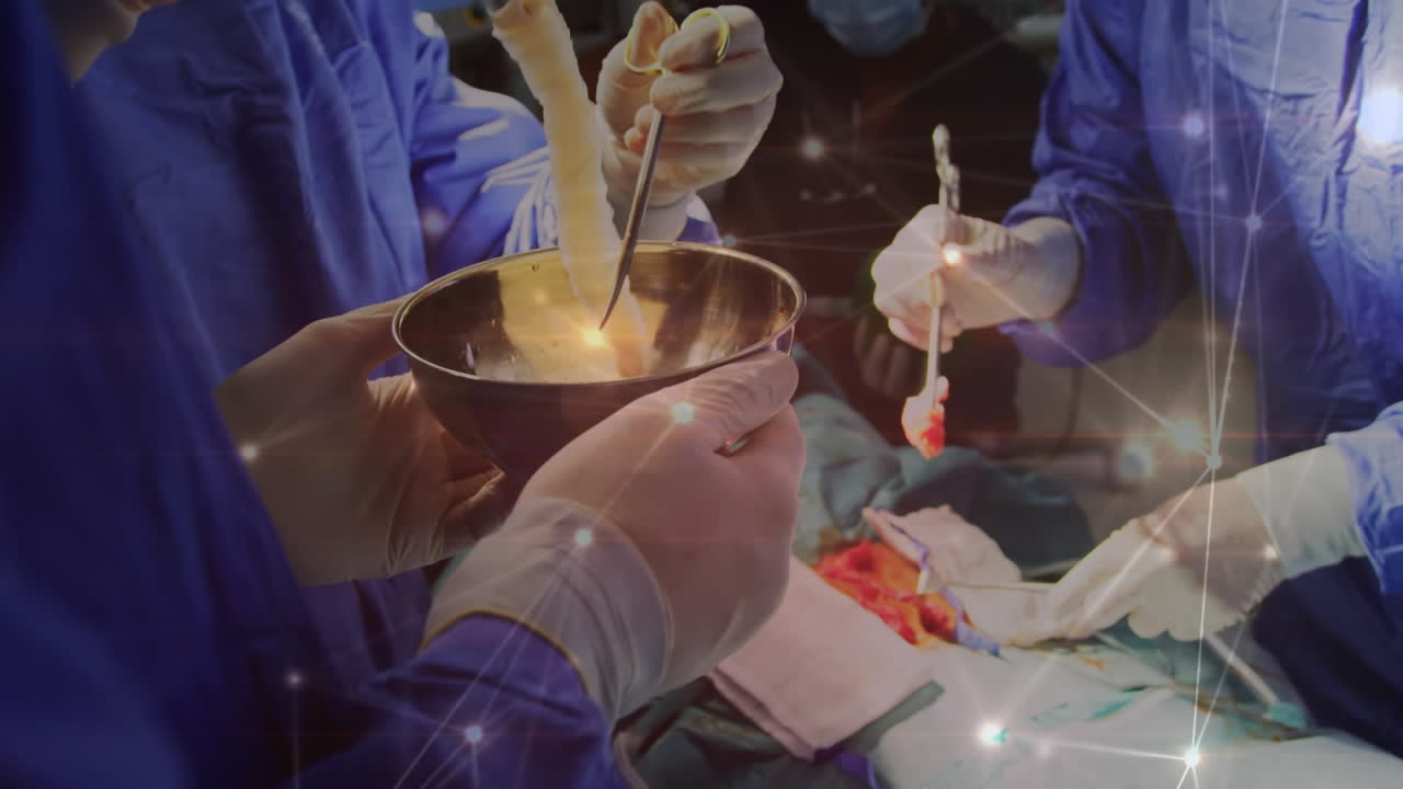 Animation of network of connections over surgeons in operating theater