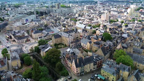 vista panorámica de la ciudad de le mans en francia