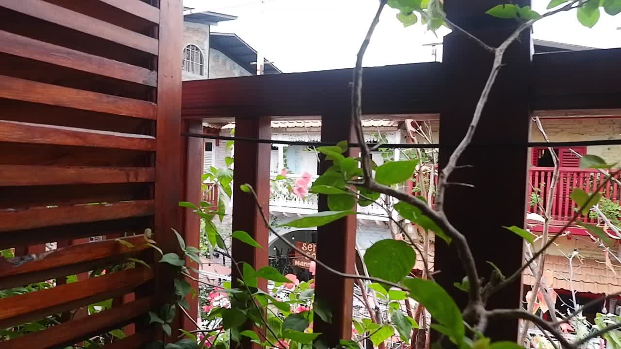 인도네시아 푸드 코트 코에타토에아(koetatoea)의 아름다운 옛날, 복고 및 빈티지 건물 스타일