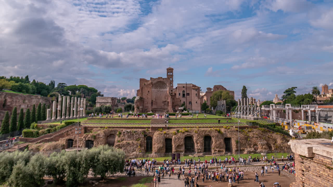 고대 로마 도시의 팔라티노 언덕, 이탈리아 로마 구시가지의 콜로세움 근처