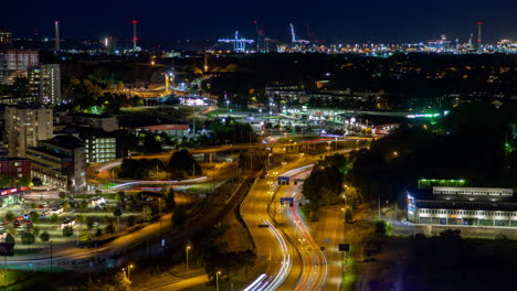 Göteborg-Skyline-Autobahn-Nachtverkehr