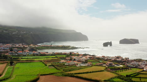 malerischer blick auf die küste von são miguel, azoren - portugal