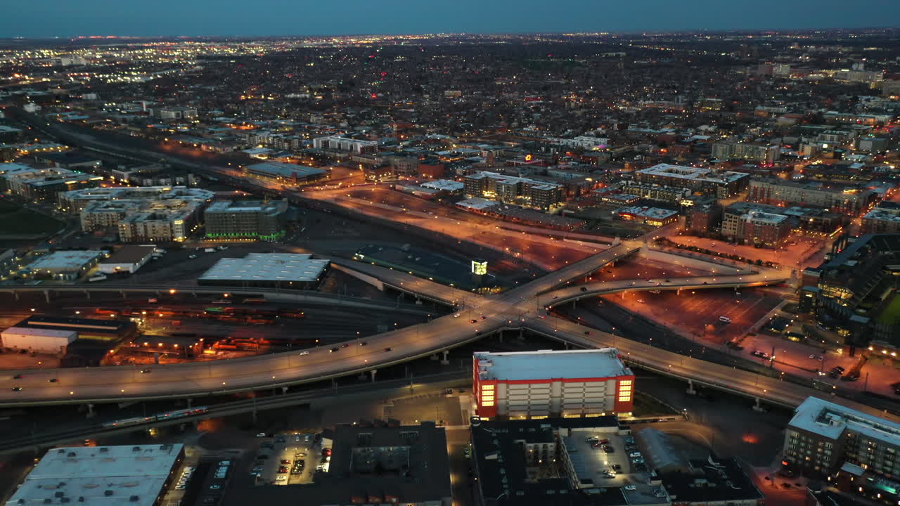 Denver di notte, Colorado, USA.