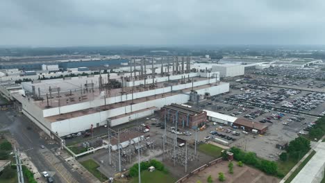 large factory in usa with polluted sky