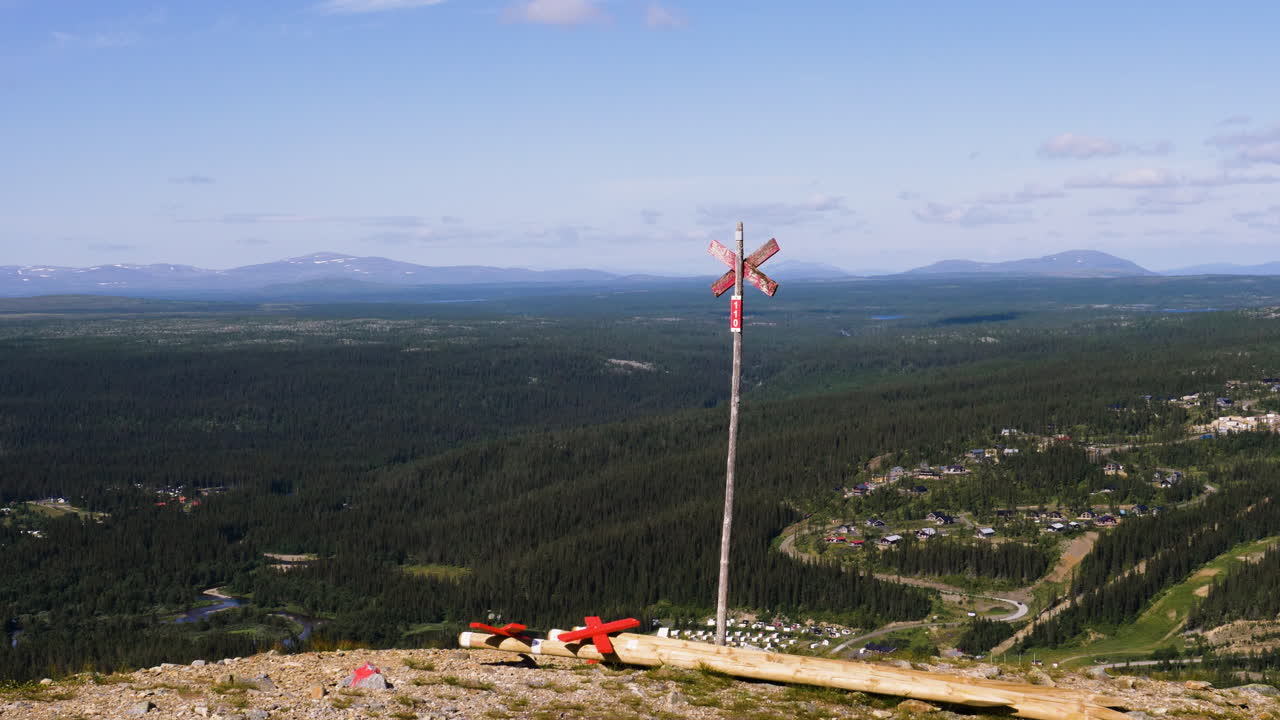 스웨덴, 유럽의 대림산 꼭대기에 있는 스노모빌 트레일 표지판