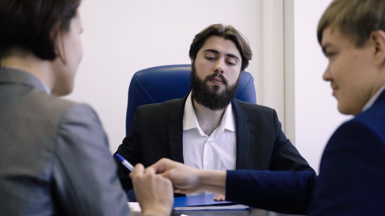 Reunião de Negócios com Cliente e Criança