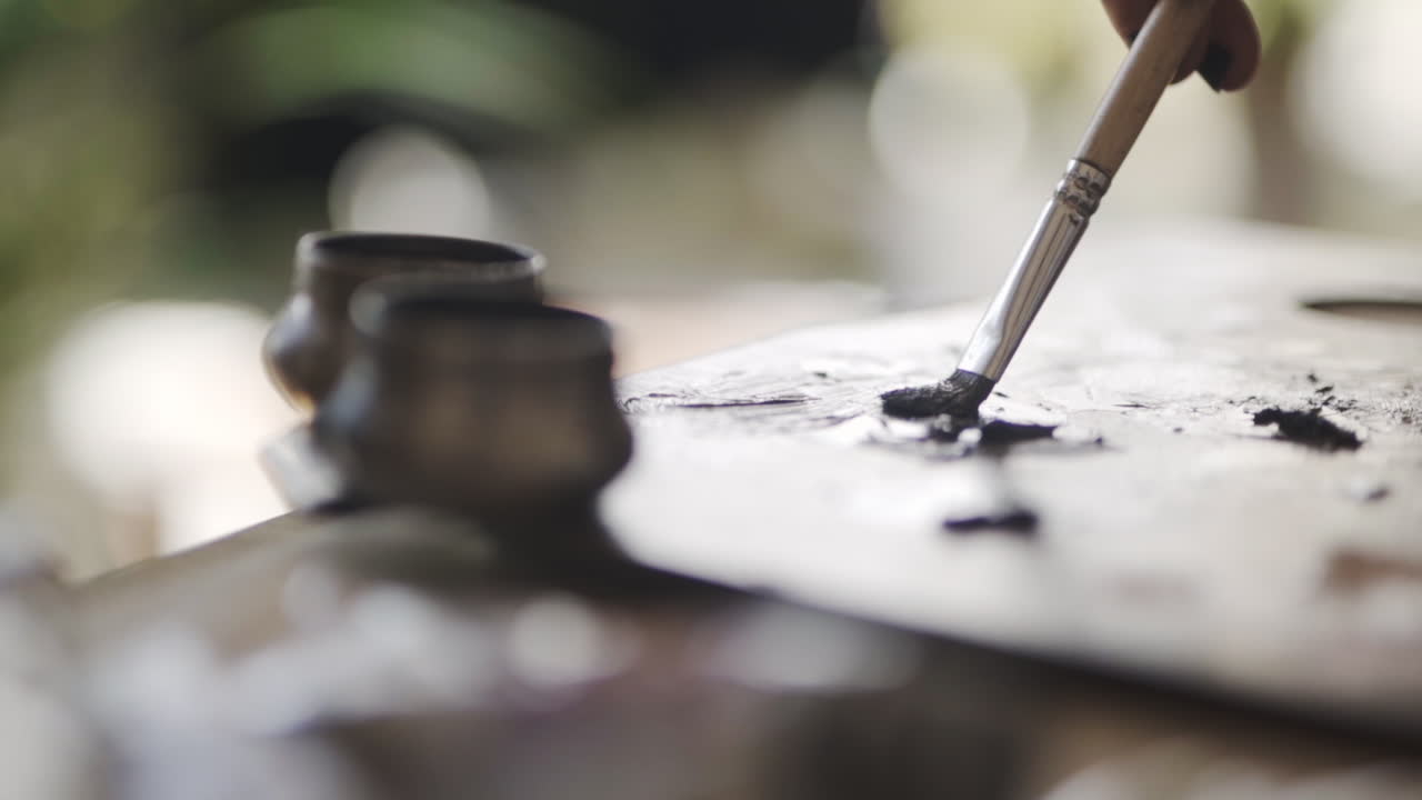 페인트 팔레트의 라이트 스트로크가 천천히 엉망이 됨