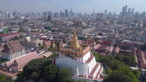 maravillosa vista aérea vuelo bangkok tempel tailandia wat saket golden mount, día soleado 2022