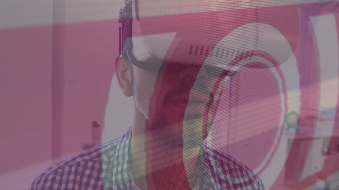 animación del escaneo del alcance con glitch y hombre usando auriculares vr