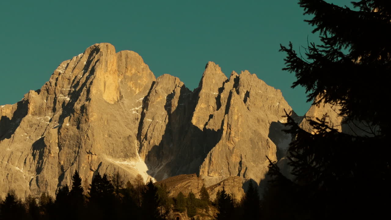 Mountain Peaks at Sunrise/Sunset
