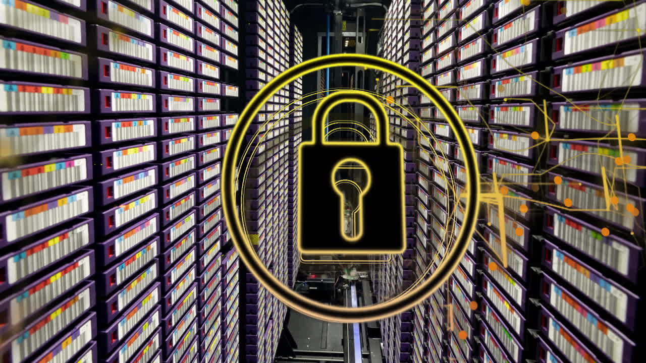 animación de formas y candado sobre la sala del servidor