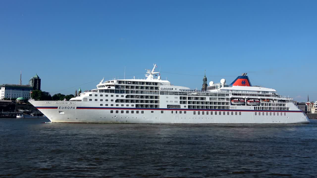 햄버그에서 출발하는 크루즈 선박, 엘베와 시티스케이프