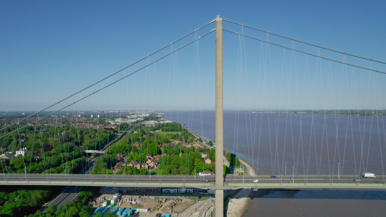 항공 운송 샷 - 선체 어폰 킹스턴 근처 강어귀 위 험버 브리지