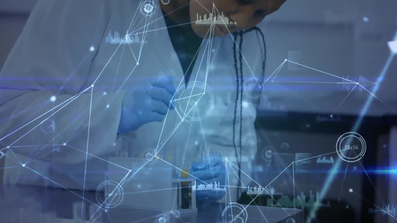 animación de procesamiento de datos sobre una mujer médica afroamericana con tubo de ensayo