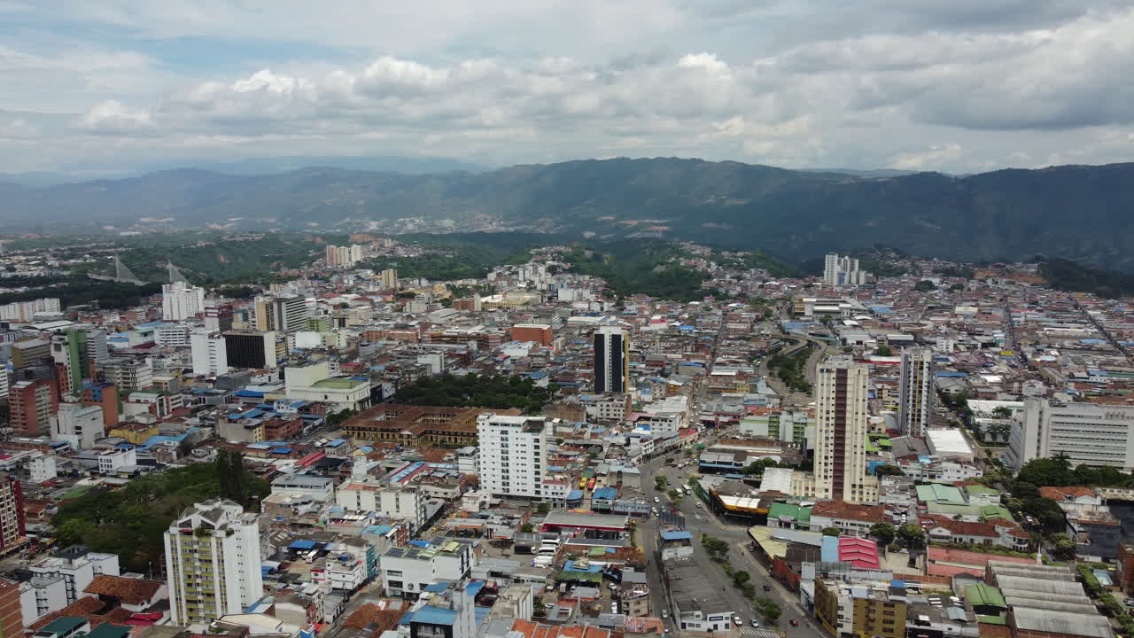 Video aereo con drone del paesaggio di Bucaramanga Santander