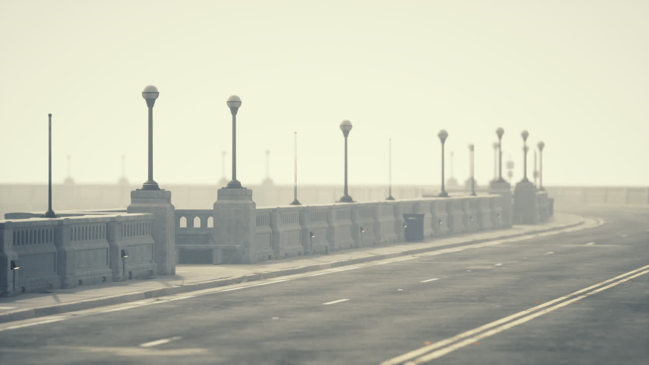 안개 속의  빈 거리