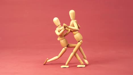 figurine couple dancing