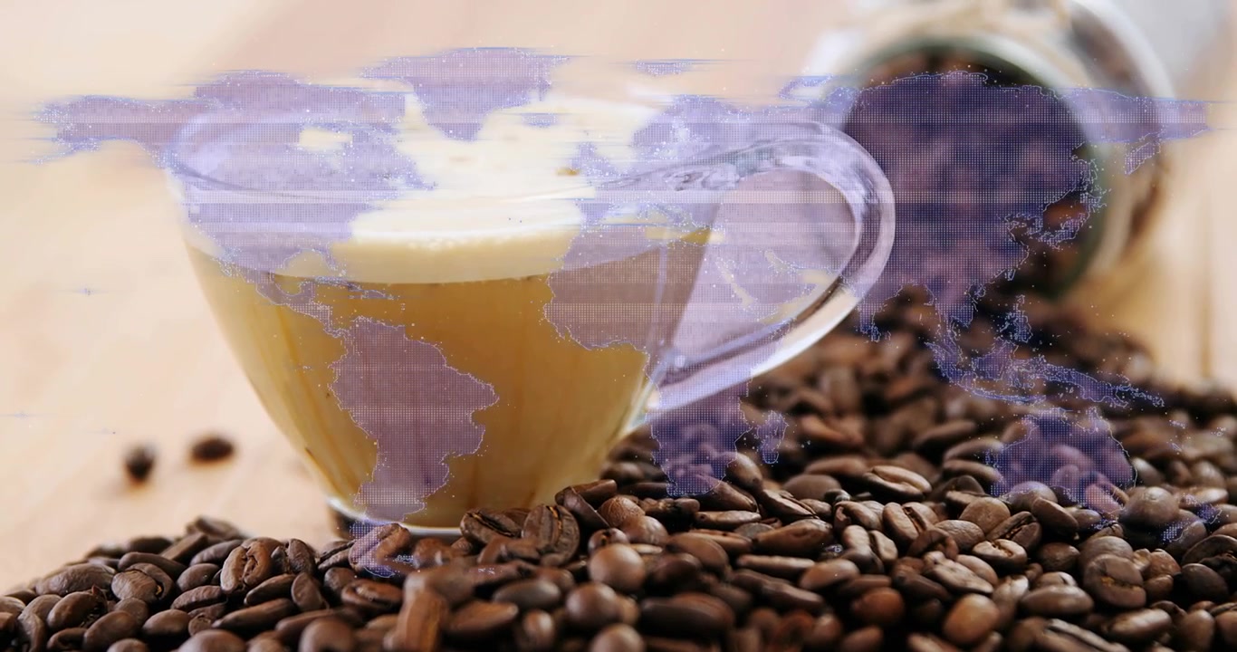 Tazza da caffè in vetro su tavolo di legno con sovrapposizione di mappa del mondo che appare gradualmente, pulsa e svanisce