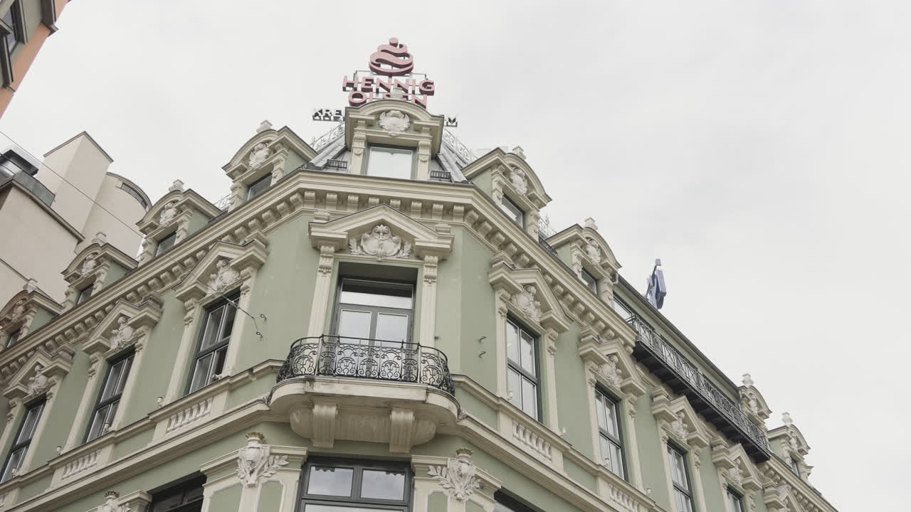 도시의 역사적인 건물의 외관