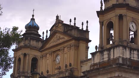 Catedral-Nacional-En-Ciudad-De-Guatemala