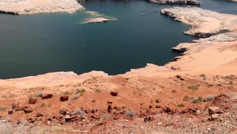 Panorama-Vertical-Del-Lago-Powell-Y-La-Revelación-Lenta