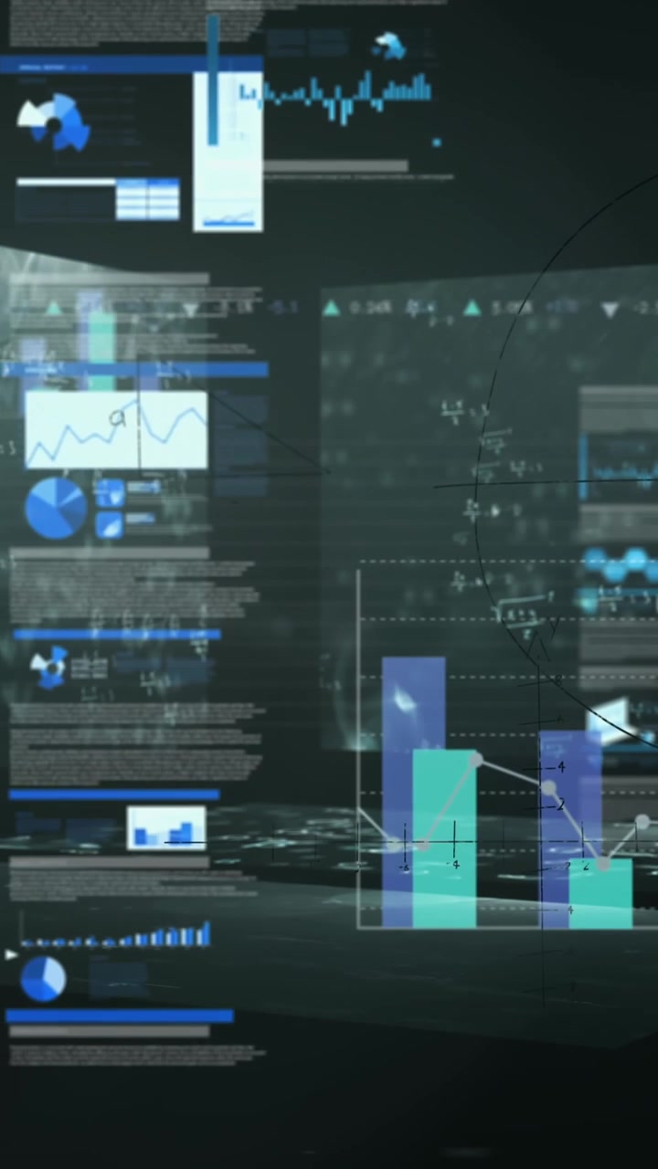 Animasjon av databehandling over matematiske ligninger på svart bakgrunn