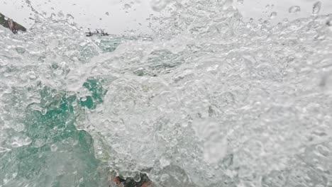 hacer snorkel en aguas tropicales
