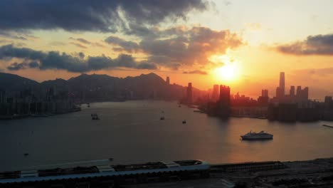 Vista-Panorámica-Del-Atardecer-En-La-Isla-De-Hong-Kong,-China,-Asia,-Toma-Aérea