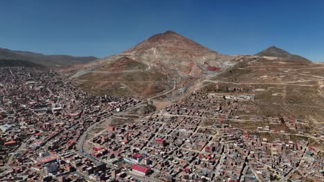 potosí ciudad sudamericana bolivia mina de plata nacional de la moneda boliviana ciudad minera de potosí vista aérea de avión no tripulado