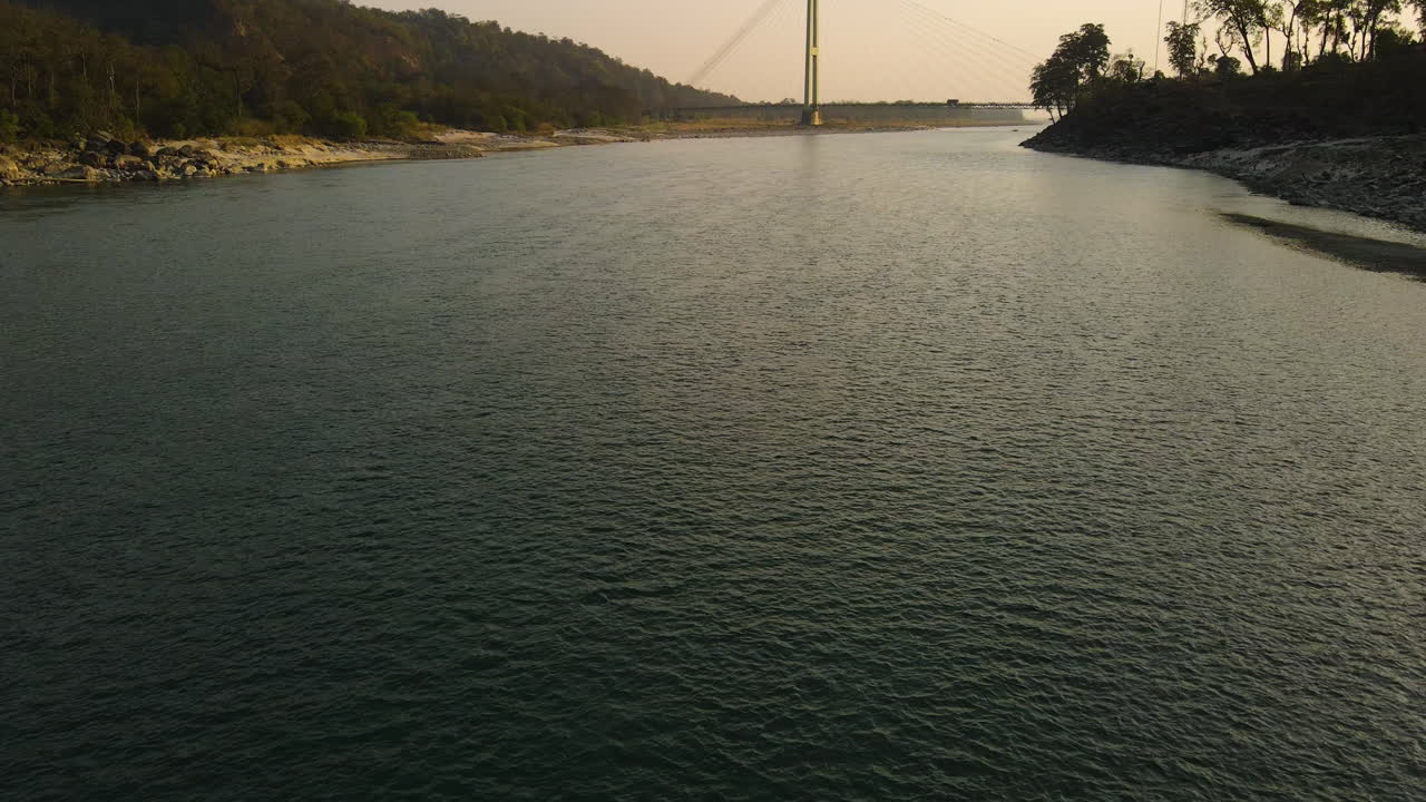 카르나리 강, 치사파니 서부 네팔의 단일 기둥 다리