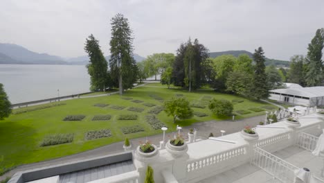 park view with lake and mountains